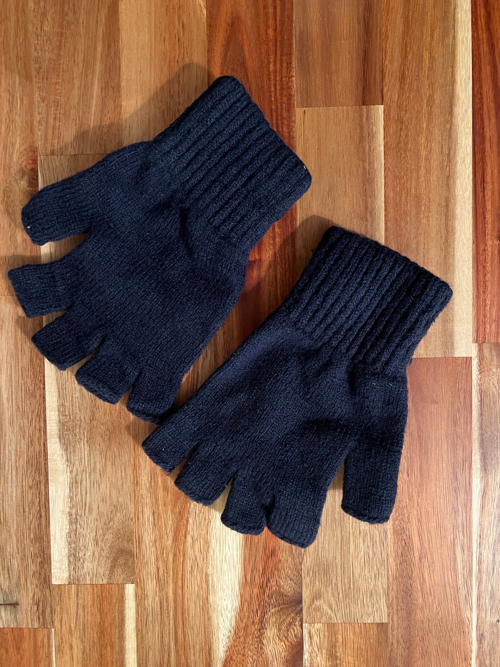 DPSCo single source wool gloves